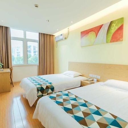 Shell Shanghai Jiadingbei Subway Station Shuping Road Hotel Exterior photo